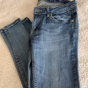 Woman’s Vigoss skinny denim jeans